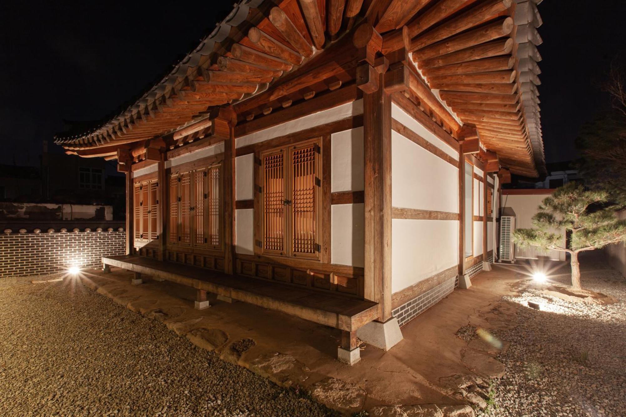 Cheong-Yeon, The Korean Traditional House Hanok In Jeonju Hanok Village Eksteriør bilde