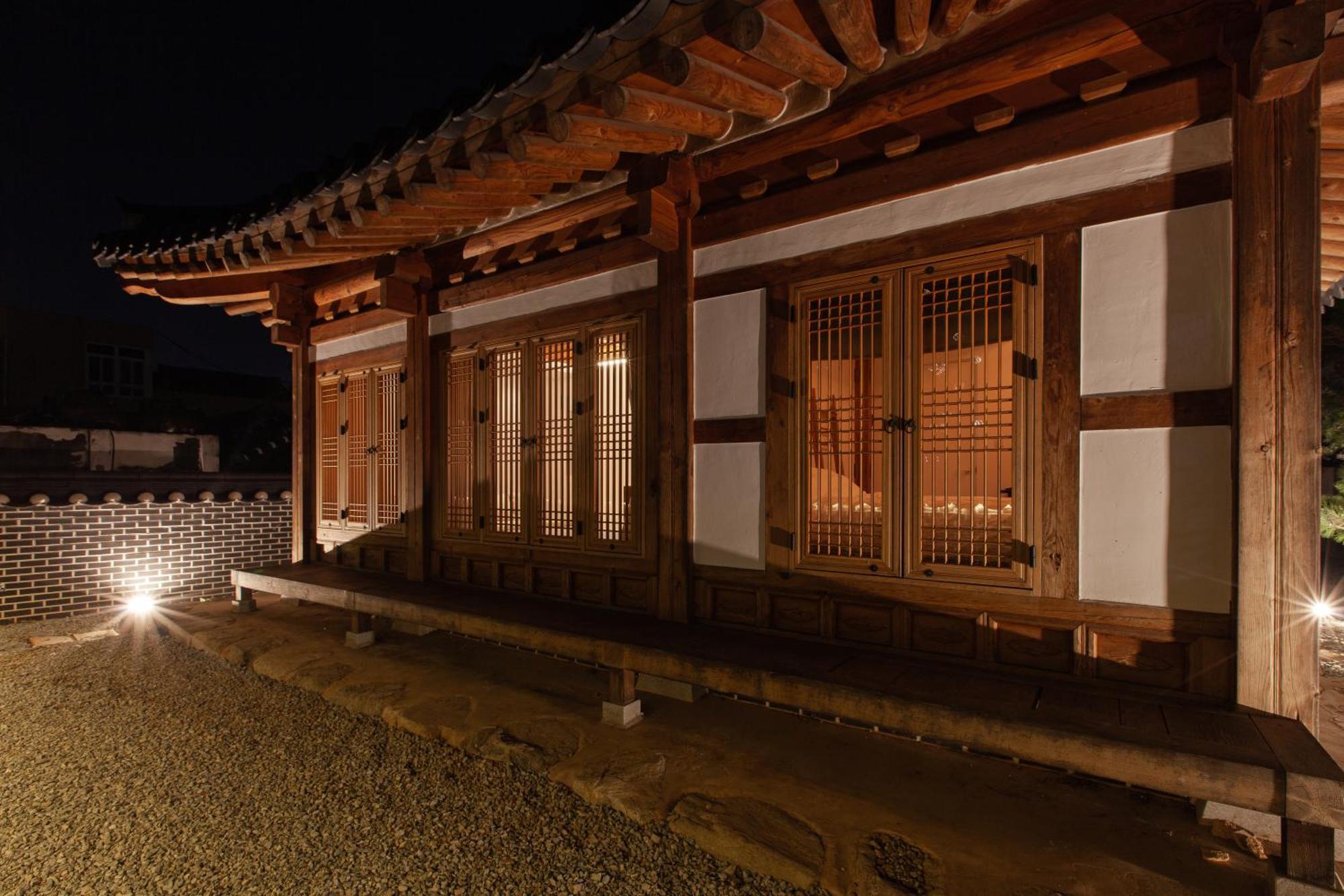 Cheong-Yeon, The Korean Traditional House Hanok In Jeonju Hanok Village Eksteriør bilde