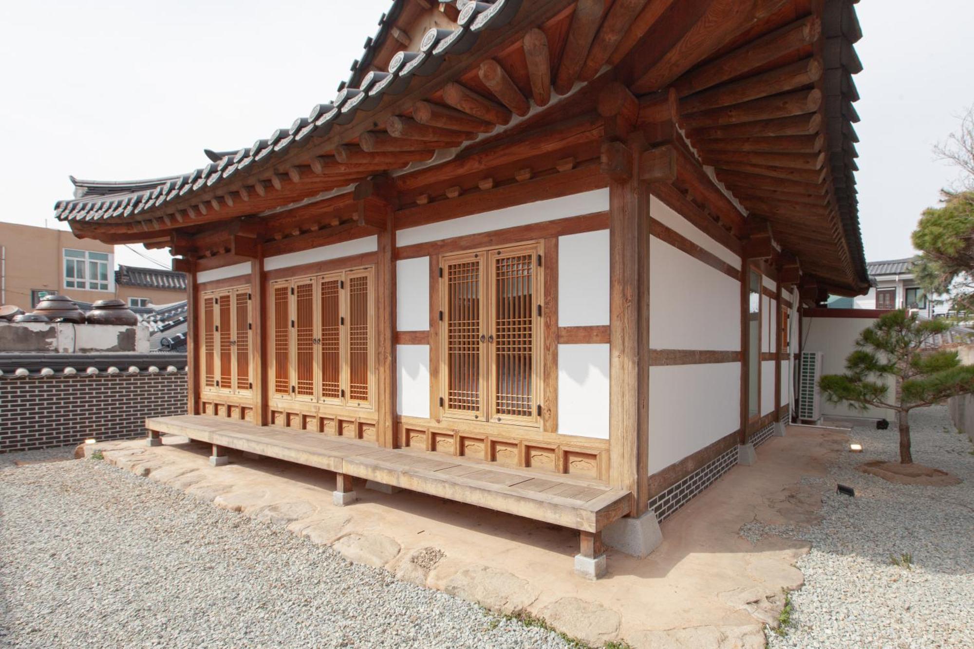Cheong-Yeon, The Korean Traditional House Hanok In Jeonju Hanok Village Eksteriør bilde